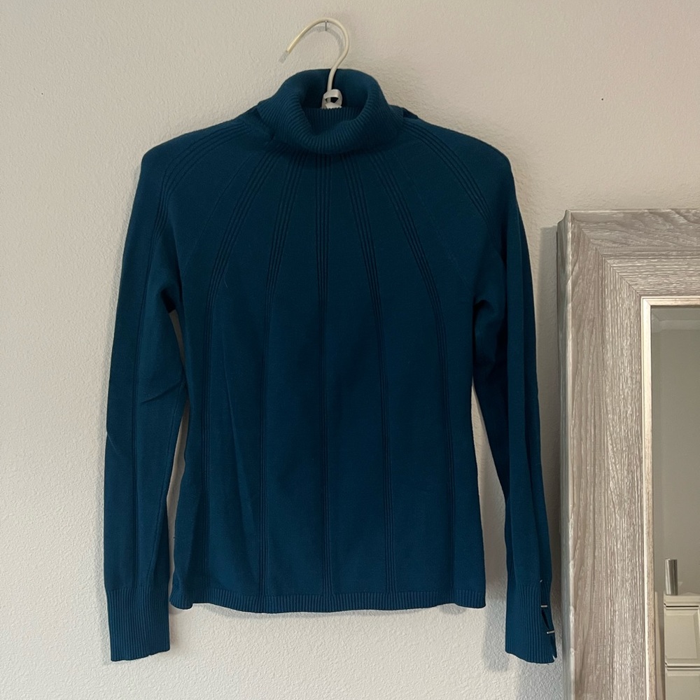 || WHBM || RIBBED FITTED STRETCH TURTLENECK SWEATER ||